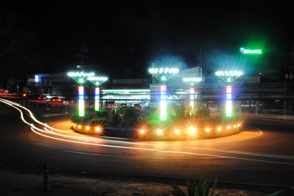 タガイタイの夜の街の風景