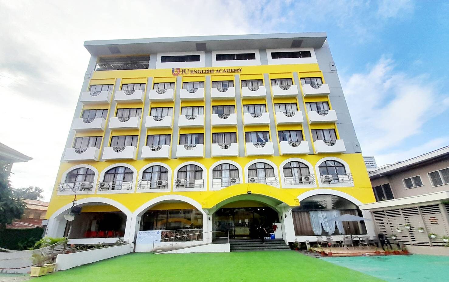 IU ENGLISH ACADEMY